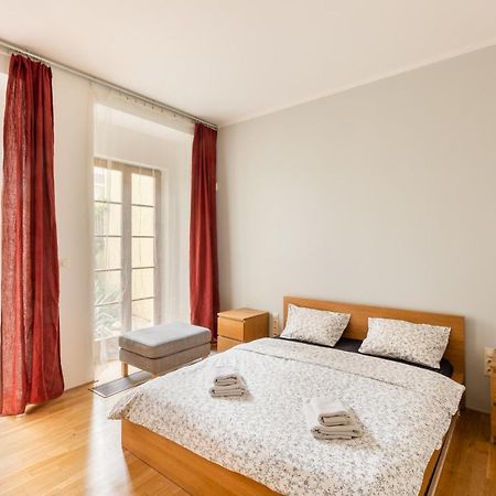 City Centre Garden Apartment With Parking ปราก ภายนอก รูปภาพ