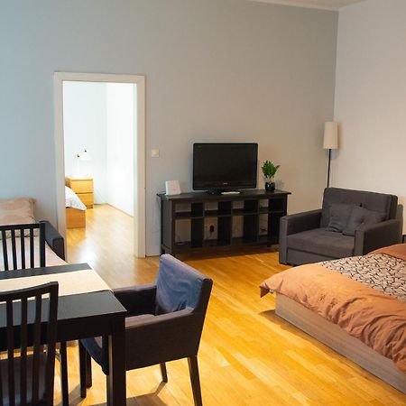 City Centre Garden Apartment With Parking ปราก ภายนอก รูปภาพ