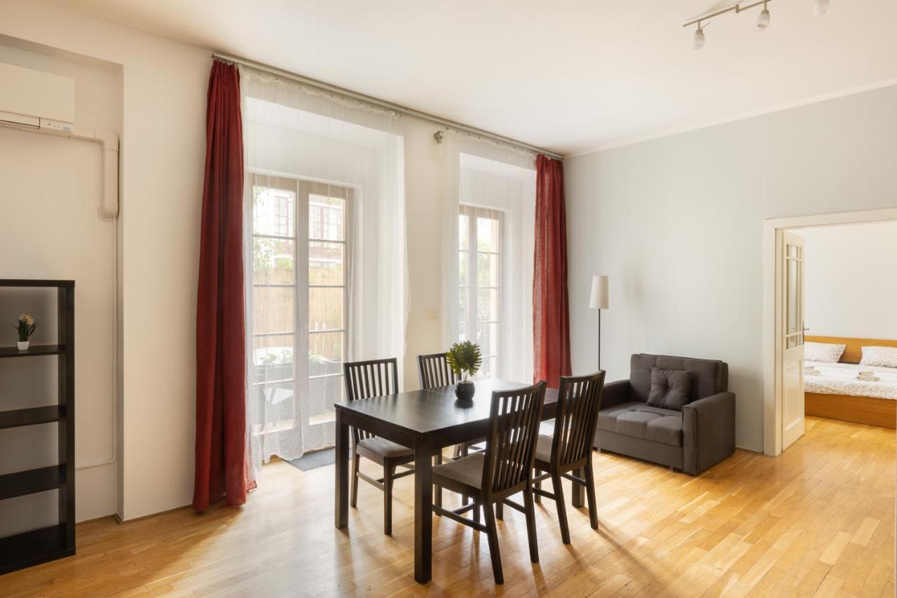 City Centre Garden Apartment With Parking ปราก ภายนอก รูปภาพ