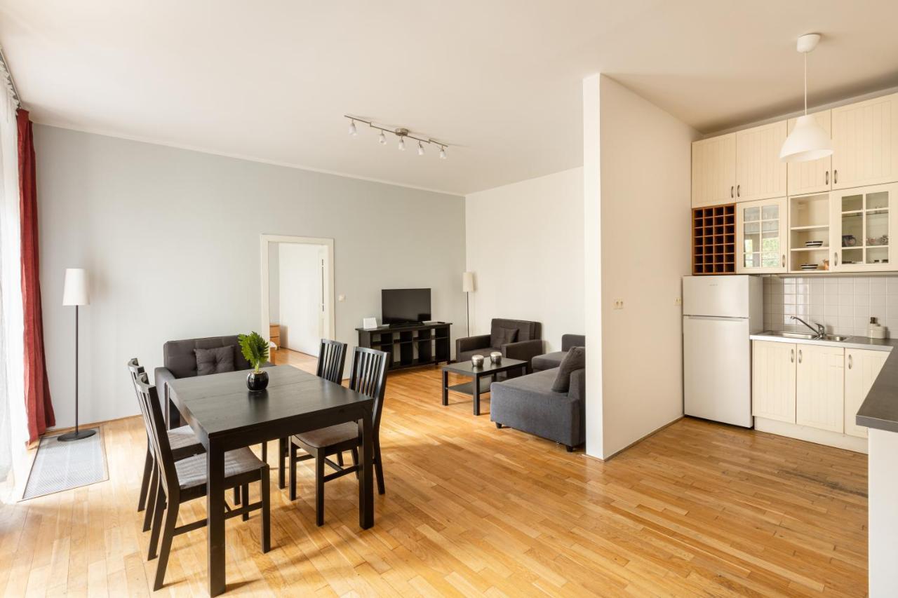 City Centre Garden Apartment With Parking ปราก ภายนอก รูปภาพ